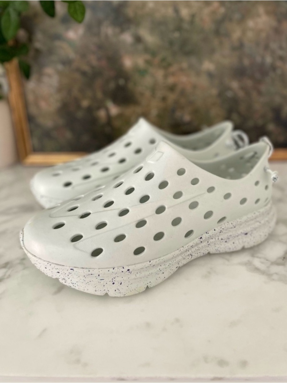 NEW Kane Revive Recovery Sneakers Shoes Size 11 Women Cloud Gray